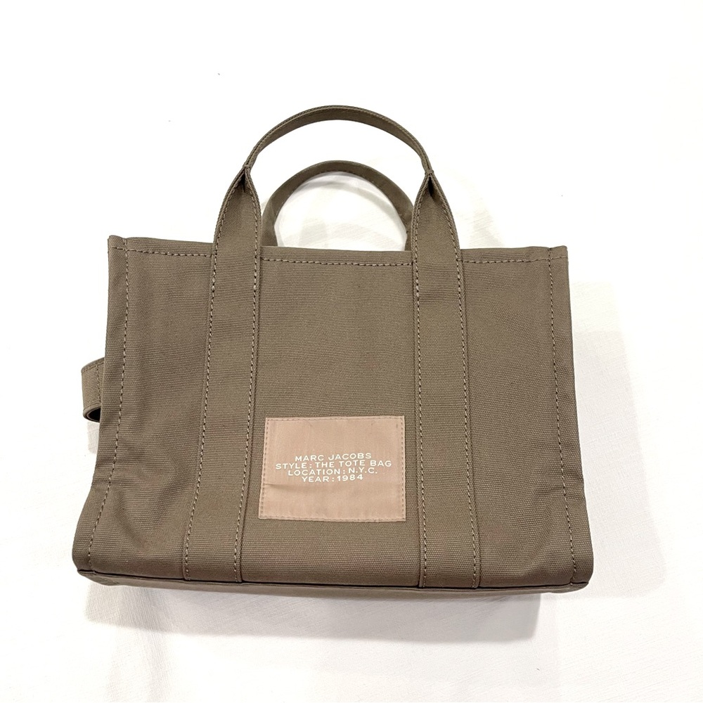 Marc Jacobs The Tote Bag in Taupe with White Logo - Picture 4 of 5